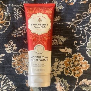 Bath & Body Works Strawberry Pound Cake Moisturizing Body Wash